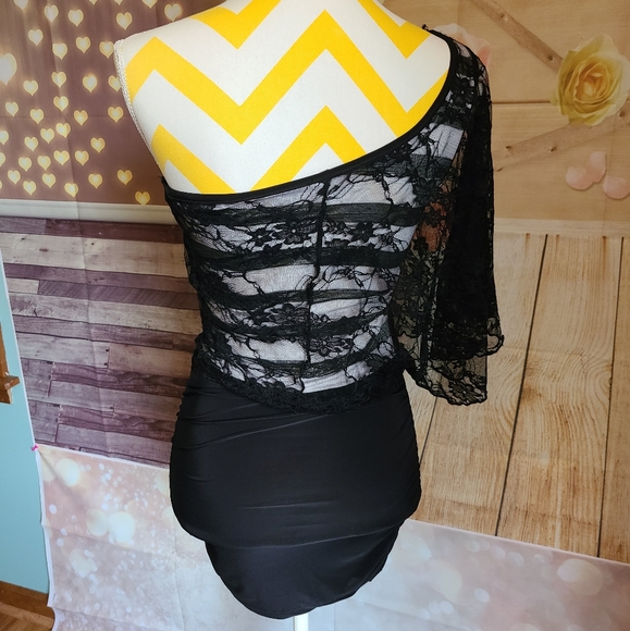 Entry dress - Picture 3 of 10